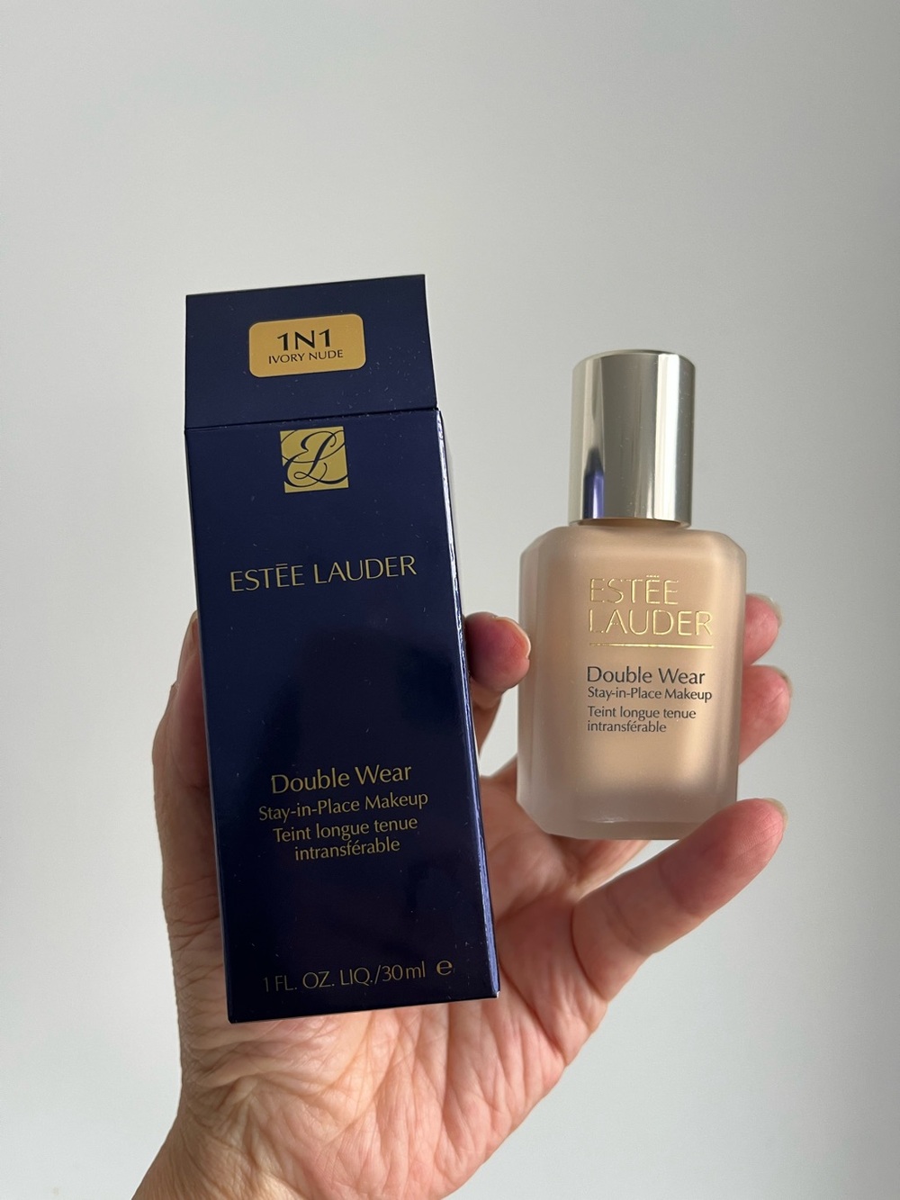 Estee Lauder Double Wear Stay-in-Place Makeup - Ivory Nude (1N1)